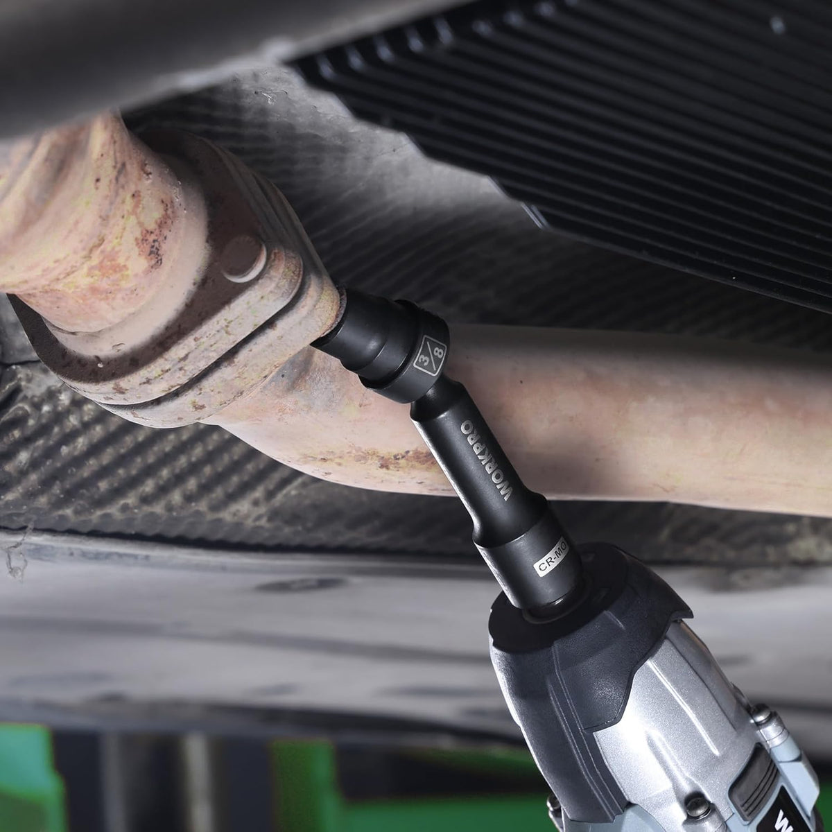 Black 1/2 in drive driveline swivel socket for tight clearance